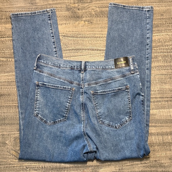 Express Women's Classic Straight Leg Blue Jeans - Picture 5 of 6